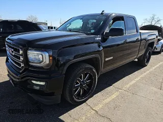 2018 GMC Sierra 1500 SLE z VIN 1GTV2MEC7JZ355593, wystawiony jako IAAI lot #42521017 z przebiegiem 172 588 mil mil oraz . Historia ofert i sprzedaży dostępna na DreamBid. Obrazek 1.