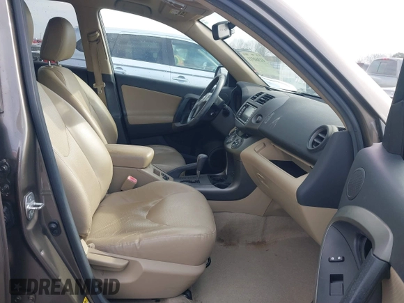 2009 Toyota RAV4 z VIN 2T3ZF31VX9W007161, wystawiony jako IAAI lot #41360511 z przebiegiem 79 216 mil mil oraz . Historia ofert i sprzedaży dostępna na DreamBid. Obrazek 5.