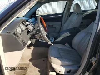 2006 Chrysler 300 C with VIN 2C3LA63H36H281427, listed as a Copart auction lot 46303335 with 92,924 mi miles and Salvage Title. Bid and sale history available at carsss.com. Image 7.