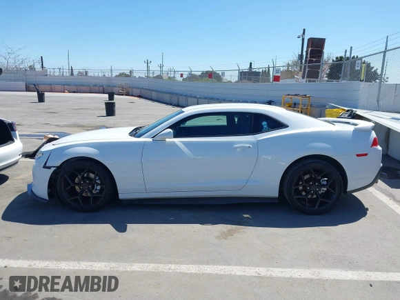 2014 Chevrolet Camaro LT with VIN 2G1FB1E35E9179767, listed as a IAAI auction lot 41925879 with 35,272 mi miles. Bid and sale history available at carsss.com. Image 14.