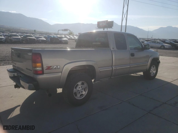 2001 Chevrolet Silverado 1500 LT with VIN 2GCEK19T111341349, listed as a Copart auction lot 70488904 with 153,530 mi miles and Salvage Title. Bid and sale history available at carsss.com. Image 3.
