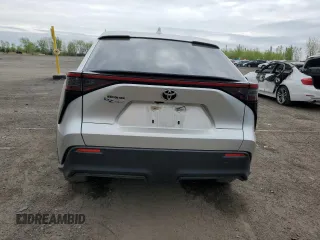 2023 Toyota bZ4X XLE z VIN JTMAAAAA8PA020788, wystawiony jako Copart lot #52900874 z przebiegiem Nie podano mil oraz Szkoda całkowita • Salvage title. Historia ofert i sprzedaży dostępna na DreamBid. Obrazek 6.