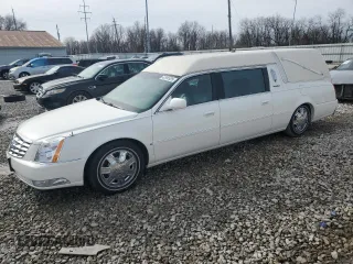 2006 Cadillac DTS Professional z VIN 1GEEH06Y56U500692, wystawiony jako Copart lot #42991925 z przebiegiem 26 810 mil mil oraz Szkody całkowita. Historia ofert i sprzedaży dostępna na DreamBid. Obrazek 1.