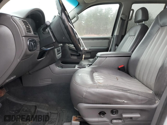2002 Mercury Mountaineer z VIN 4M2ZU86W52UJ02759, wystawiony jako Copart lot #84517524 z przebiegiem 131 638 mil mil oraz Tytuł czysty. Historia ofert i sprzedaży dostępna na DreamBid. Obrazek 7.