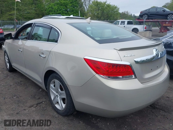2011 Buick LaCrosse CX z VIN 1G4GA5EC6BF232951, wystawiony jako IAAI lot #42157969 z przebiegiem 73 671 mil mil oraz . Historia ofert i sprzedaży dostępna na DreamBid. Obrazek 3.