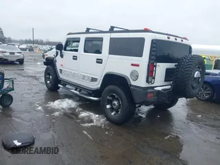 2007 Hummer H2 SUV z VIN 5GRGN23U07H111605, wystawiony jako IAAI lot #41575213 z przebiegiem 179 618 mil mil oraz . Historia ofert i sprzedaży dostępna na DreamBid. Obrazek 3.