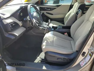 2020 Subaru Legacy Premium z VIN 4S3BWAC67L3003994, wystawiony jako Copart lot #52304395 z przebiegiem 84 484 mil mil oraz Szkody całkowita. Historia ofert i sprzedaży dostępna na DreamBid. Obrazek 7.