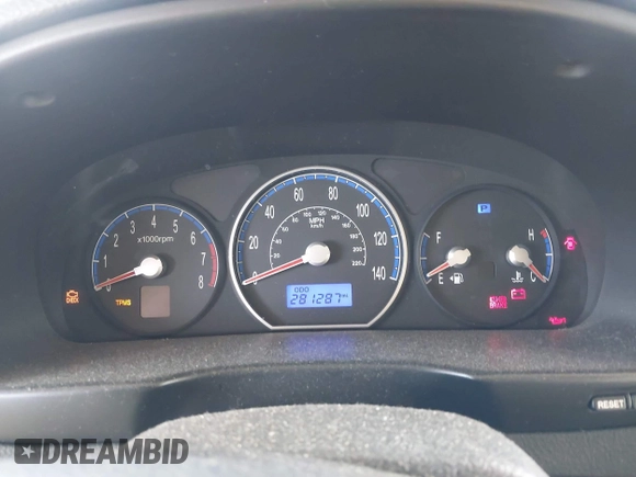 2007 Hyundai Santa Fe GLS with VIN 5NMSG13D97H084032, listed as a IAAI auction lot 42717196 with 281,287 mi miles and . Bid and sale history available at DreamBid. Image 7.