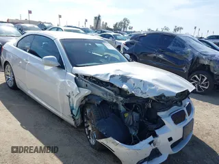 2011 BMW 3 Series 328i with VIN WBADW3C54BE542049, listed as a IAAI auction lot 41592457 with 32,702 mi miles. Bid and sale history available at carsss.com. Image 1.