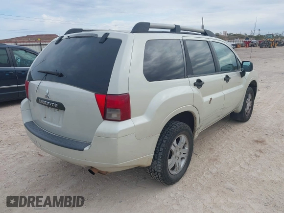 2008 Mitsubishi Endeavor LS with VIN 4A4MN21S78E035818, listed as a IAAI auction lot 41025955 with 219,163 mi miles. Bid and sale history available at carsss.com. Image 4.