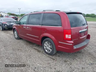2010 Chrysler Town & Country Limited z VIN 2A4RR7DX7AR366259, wystawiony jako IAAI lot #42310955 z przebiegiem 133 213 mil mil oraz . Historia ofert i sprzedaży dostępna na DreamBid. Obrazek 3.