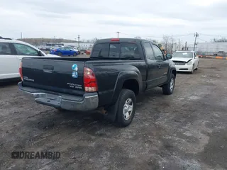 2006 Toyota Tacoma PreRunner z VIN 5TETU62N76Z314606, wystawiony jako IAAI lot #41909636 z przebiegiem 119 769 mil mil oraz . Historia ofert i sprzedaży dostępna na DreamBid. Obrazek 4.