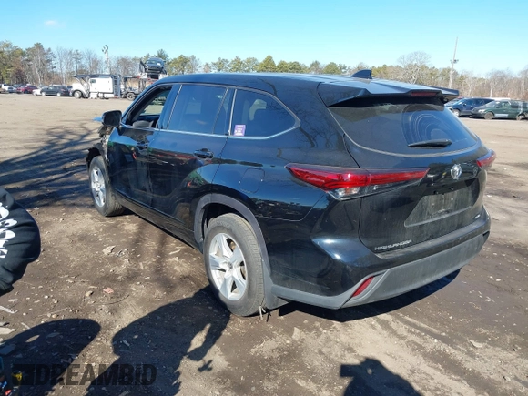 2021 Toyota Highlander L with VIN 5TDCZRBH8MS070150, listed as a IAAI auction lot 41642207 with 32,791 mi miles and . Bid and sale history available at DreamBid. Image 3.
