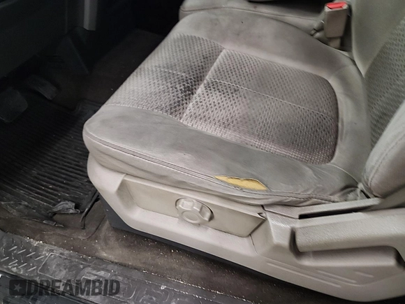 2010 Ford F-150 with VIN 1FTPF1CV3AKE29827, listed as a IAAI auction lot 42782596 with 152,434 mi miles and . Bid and sale history available at DreamBid. Image 27.