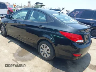 2017 Hyundai Accent SE z VIN KMHCT4AE4HU354755, wystawiony jako IAAI lot #42391519 z przebiegiem 106 998 mil mil oraz . Historia ofert i sprzedaży dostępna na DreamBid. Obrazek 3.