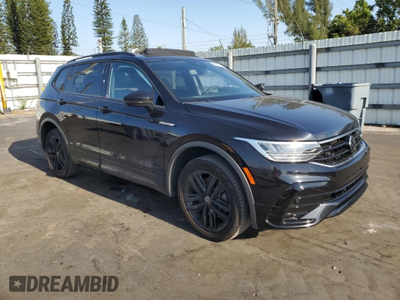 2022 Volkswagen Tiguan SE R-Line Black z VIN 3VVCB7AX0NM056683, wystawiony jako Copart lot #53490225 z przebiegiem 19 993 mil mil oraz Szkoda całkowita • Salvage title. Historia ofert i sprzedaży dostępna na DreamBid. Obrazek 4.