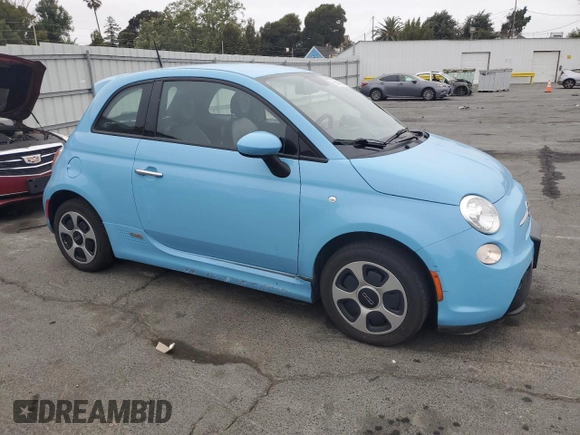2015 FIAT 500e z VIN 3C3CFFGE3FT732686, wystawiony jako Copart lot #65449365 z przebiegiem 20 976 mil mil oraz Szkoda całkowita • Salvage title. Historia ofert i sprzedaży dostępna na DreamBid. Obrazek 4.