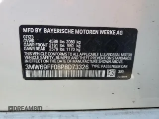 2023 BMW 3 Series 330i z VIN 3MW69FF08P8D73326, wystawiony jako Copart lot #57511995 z przebiegiem Nie podano mil oraz Czysty tytuł • Clean title. Historia ofert i sprzedaży dostępna na DreamBid. Obrazek 12.