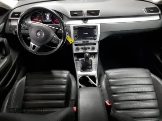 2013 Volkswagen CC Sport z VIN WVWAP7AN3DE517918, wystawiony jako Copart lot #55080285 z przebiegiem 56 408 mil mil oraz Szkody całkowita. Historia ofert i sprzedaży dostępna na DreamBid. Obrazek 8.
