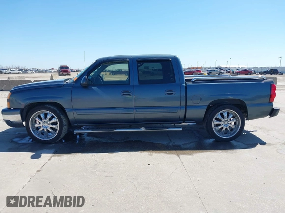 2007 Chevrolet Silverado 1500 LS with VIN 2GCEC13V771133752, listed as a IAAI auction lot 41767688 with 253,845 mi miles and . Bid and sale history available at DreamBid. Image 14.