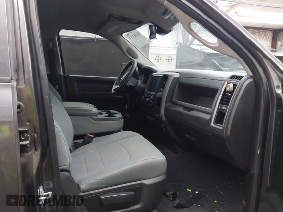 2019 Ram 1500 Tradesman z VIN 1C6RR7FG6KS625365, wystawiony jako IAAI lot #42163213 z przebiegiem 99 259 mil mil oraz . Historia ofert i sprzedaży dostępna na DreamBid. Obrazek 5.
