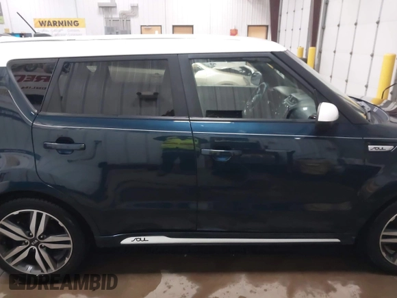 2018 Kia Soul + with VIN KNDJP3A54J7615526, listed as a IAAI auction lot 41745034 with 58,460 mi miles. Bid and sale history available at carsss.com. Image 14.
