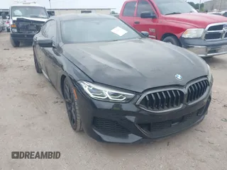 2020 BMW 8 Series M850i z VIN WBAGV8C08LCE44935, wystawiony jako IAAI lot #42022380 z przebiegiem 53 097 mil mil oraz . Historia ofert i sprzedaży dostępna na DreamBid. Obrazek 1.