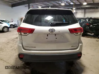 2018 Toyota Highlander SE with VIN 5TDJZRFHXJS542815, listed as a Copart auction lot 57304995 with 124,052 mi miles and Salvage title. Bid and sale history available at DreamBid. Image 6.