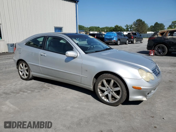 2004 Mercedes-Benz C 230 Kompressor z VIN WDBRN40J94A548568, wystawiony jako Copart lot #62208055 z przebiegiem 68 437 mil mil oraz Szkoda całkowita • Salvage title. Historia ofert i sprzedaży dostępna na DreamBid. Obrazek 4.