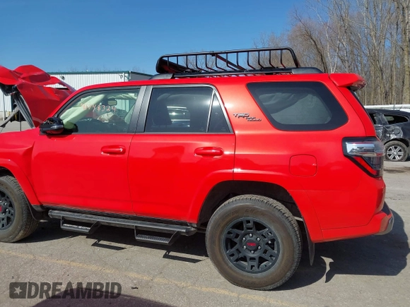 2024 Toyota 4Runner TRD Off Road z VIN JTERU5JR4R6286298, wystawiony jako IAAI lot #41748324 z przebiegiem 9 707 mil mil oraz . Historia ofert i sprzedaży dostępna na DreamBid. Obrazek 15.