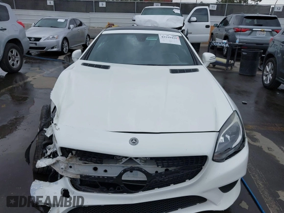 2020 Mercedes-Benz SLC 300 с VIN W1KPK3JA7LF170171, выставлен на аукционе IAAI как лот 42119425 с пробегом 2 408 миль миль и . История ставок и продаж доступна на DreamBid. Изображение 12.