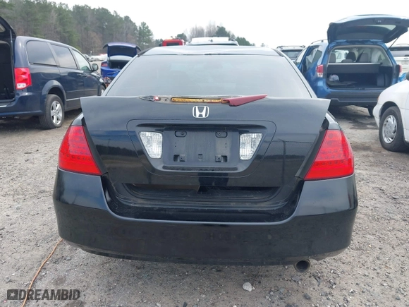 2006 Honda Accord Sdn LX SE with VIN 1HGCM56386A073833, listed as a IAAI auction lot 41790693 with 276,812 mi miles. Bid and sale history available at carsss.com. Image 16.