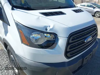 2018 Ford Transit с VIN 1FTYE1CM8JKB42370, выставлен на аукционе IAAI как лот 42595047 с пробегом 76 992 миль миль и . История ставок и продаж доступна на DreamBid. Изображение 6.