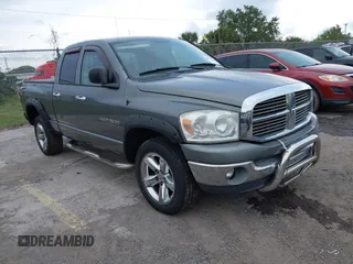 2007 Dodge 1500 SLT with VIN 1D7HU18257S230205, listed as a IAAI auction lot 41886488 with 178,866 mi miles. Bid and sale history available at carsss.com. Image 1.