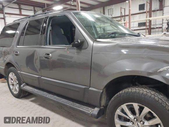 2005 Ford Expedition Special Service z VIN 1FMPU16555LA94194, wystawiony jako IAAI lot #41705190 z przebiegiem 86 637 mil mil oraz . Historia ofert i sprzedaży dostępna na DreamBid. Obrazek 12.
