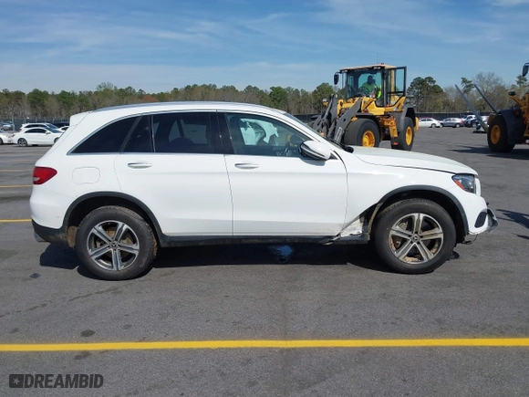 2019 Mercedes-Benz GLC with VIN WDC0G4JB3KV150851, listed as a IAAI auction lot 41835987 with 1 mi miles. Bid and sale history available at carsss.com. Image 14.