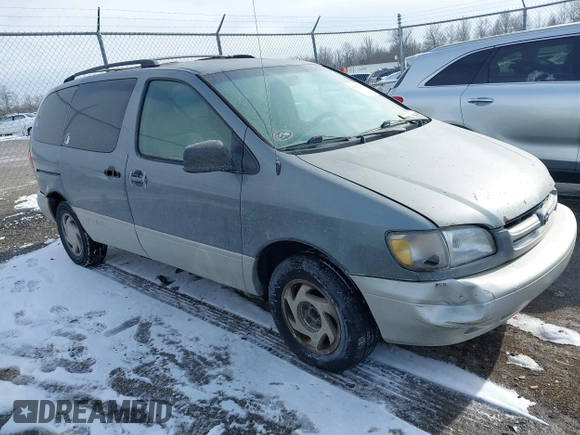 1999 Toyota Sienna LE with VIN 4T3ZF13C2XU118641, listed as a IAAI auction lot 41602097 with 261,792 mi miles. Bid and sale history available at carsss.com. Image 1.