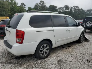 2014 Kia Sedona LX with VIN KNDMG4C78E6574153, listed as a Copart auction lot 52880734 with 111,143 mi miles and Clean Title. Bid and sale history available at carsss.com. Image 3.