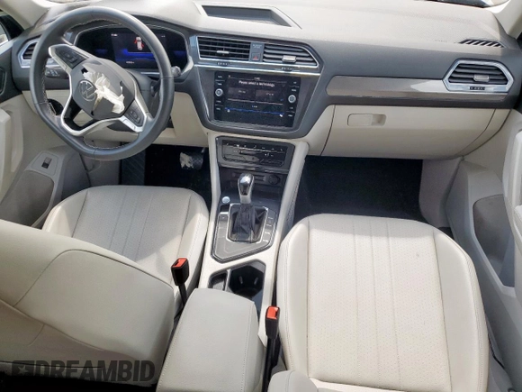 2022 Volkswagen Tiguan SE z VIN 3VV3B7AX9NM102978, wystawiony jako Copart lot #60182395 z przebiegiem 43 565 mil mil oraz Szkoda całkowita • Salvage title. Historia ofert i sprzedaży dostępna na DreamBid. Obrazek 8.