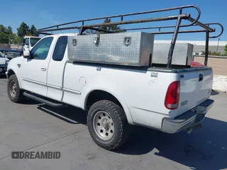 1998 Ford F-250 z VIN 1FTPX28LXWKA99251, wystawiony jako IAAI lot #42351591 z przebiegiem 288 994 mil mil oraz . Historia ofert i sprzedaży dostępna na DreamBid. Obrazek 3.