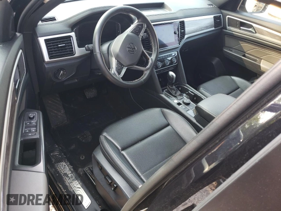 2022 Volkswagen Atlas SE with VIN 1V2HE2CA7NC215769, listed as a Copart auction lot 60394425 with Not provided miles and Salvage title. Bid and sale history available at DreamBid. Image 8.