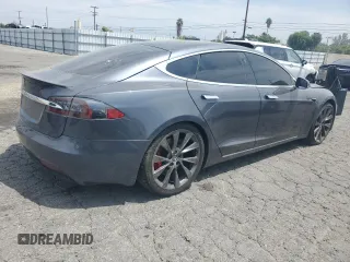 2018 Tesla Model S 75D with VIN 5YJSA1E40JF297040, listed as a Copart auction lot 57997045 with 113,503 mi miles and Salvage title. Bid and sale history available at DreamBid. Image 3.