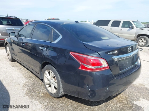 2013 Nissan Altima 2.5 SL with VIN 1N4AL3AP3DN492319, listed as a IAAI auction lot 41940472 with 109,838 mi miles. Bid and sale history available at carsss.com. Image 3.