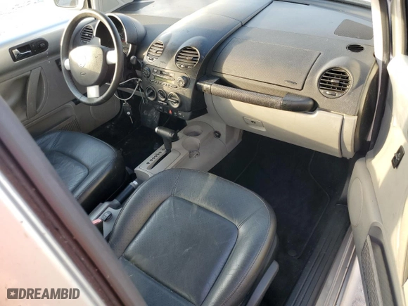 2001 Volkswagen New Beetle GLS with VIN 3VWCK21C51M453733, listed as a Copart auction lot 42855835 with 29,310 mi miles and Clean Title. Bid and sale history available at carsss.com. Image 8.