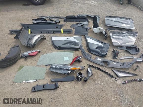 2021 Toyota Prius LE z VIN JTDKAMFP0M3179016, wystawiony jako IAAI lot #42204095 z przebiegiem 34 691 mil mil oraz . Historia ofert i sprzedaży dostępna na DreamBid. Obrazek 12.