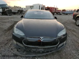 2016 Tesla Model S 90D with VIN 5YJSA1E42GF129442, listed as a Copart auction lot 41994765 with 0 mi miles and Salvage Title. Bid and sale history available at carsss.com. Image 5.