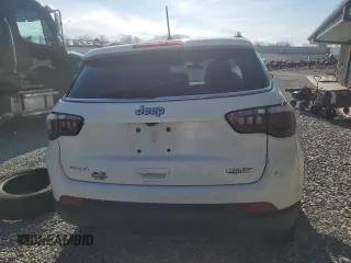 2018 Jeep Compass Latitude z VIN 3C4NJDBB8JT483363, wystawiony jako Copart lot #50693775 z przebiegiem 115 389 mil mil oraz Szkoda całkowita • Salvage title. Historia ofert i sprzedaży dostępna na DreamBid. Obrazek 6.