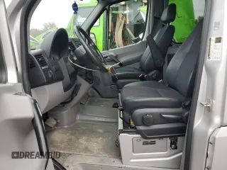 2013 Freightliner Sprinter with VIN WCDPE8CC6D5811382, listed as a Copart auction lot 77592634 with 49,192 mi miles and Salvage Title. Bid and sale history available at DreamBid. Image 7.