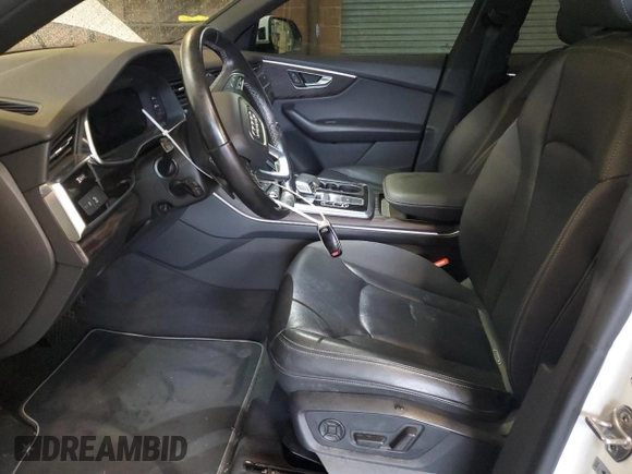 2021 Audi Q8 Premium Plus z VIN WA1EVAF14MD033153, wystawiony jako Copart lot #47657525 z przebiegiem 52 168 mil mil oraz Szkody całkowita. Historia ofert i sprzedaży dostępna na DreamBid. Obrazek 7.