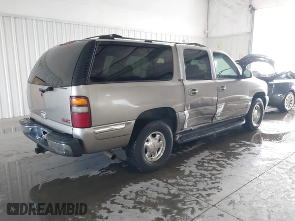 2001 GMC Yukon XL SLT with VIN 1GKEC16T01J315059, listed as a IAAI auction lot 41748985 with 218,294 mi miles. Bid and sale history available at carsss.com. Image 4.